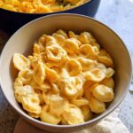 A bowl of creamy macaroni and cheese, a delicious and easy dinner recipe.
